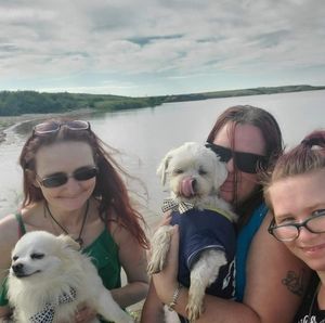 Meet your Posher, Crystal